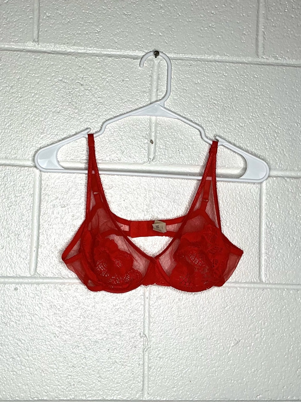 < Vintage Victoria’s Secret Red Lace Mesh Underwire Bralette >